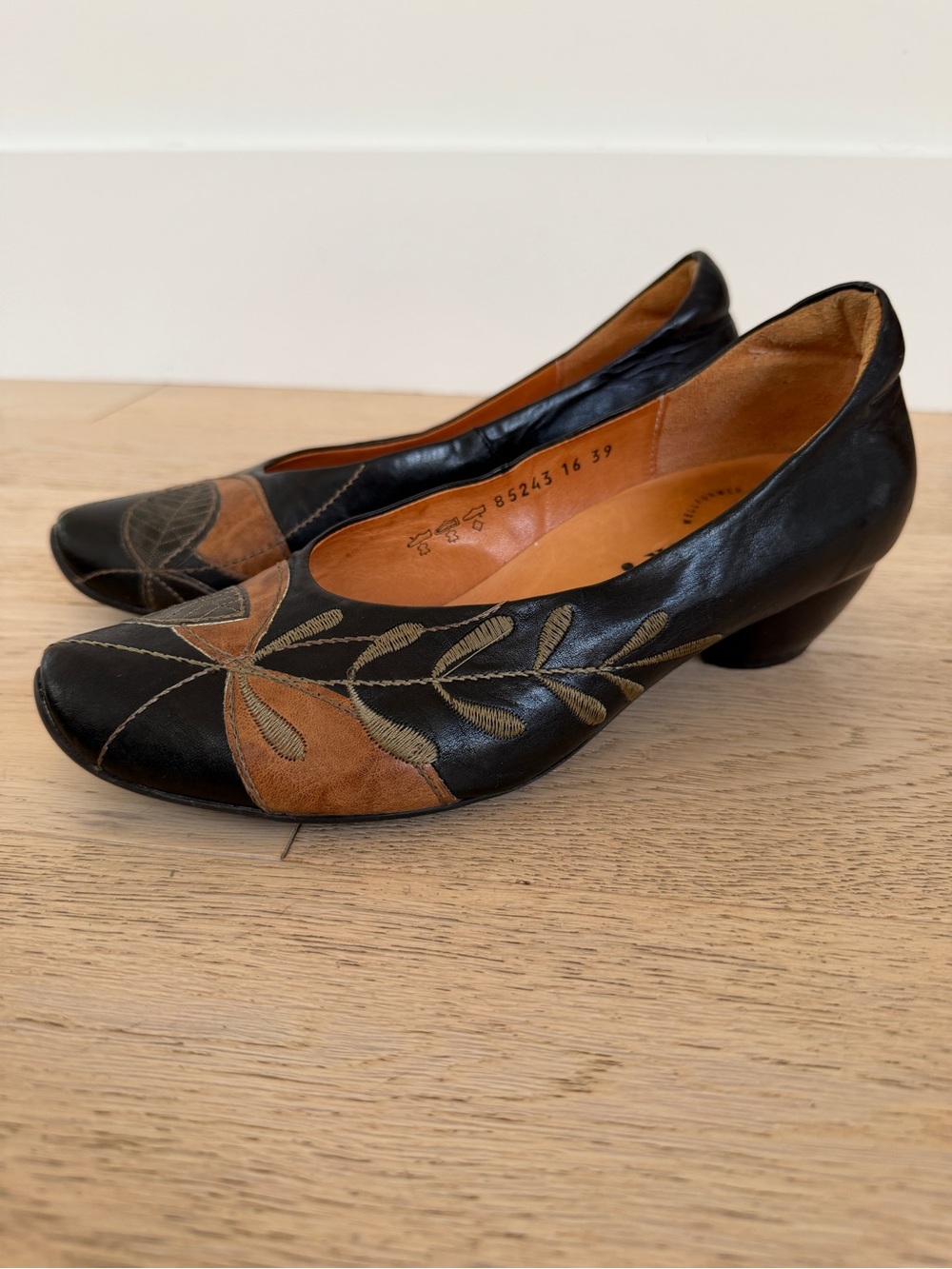 THINK! Leather Low Heel Pumps Applique Embroidery Leaf Pattern Comfort Boho Chic